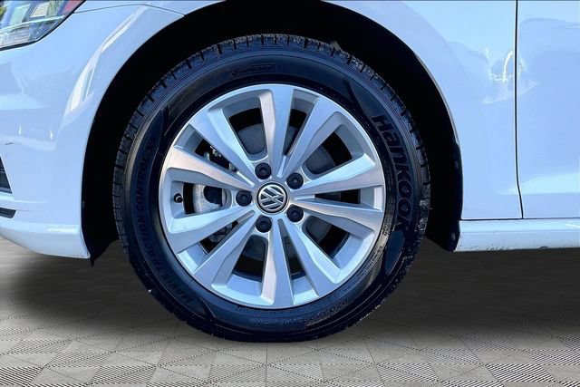 Used 2020 Volkswagen Golf 4-Door FWD image 22