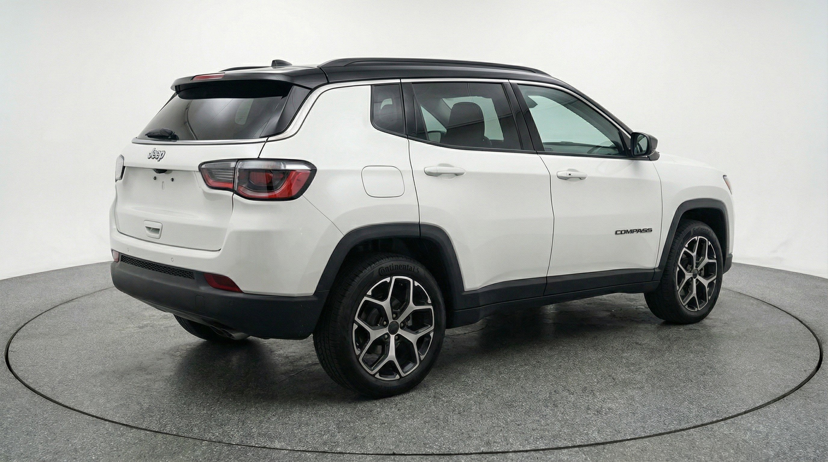Used 2025 Jeep Compass Limited image 9
