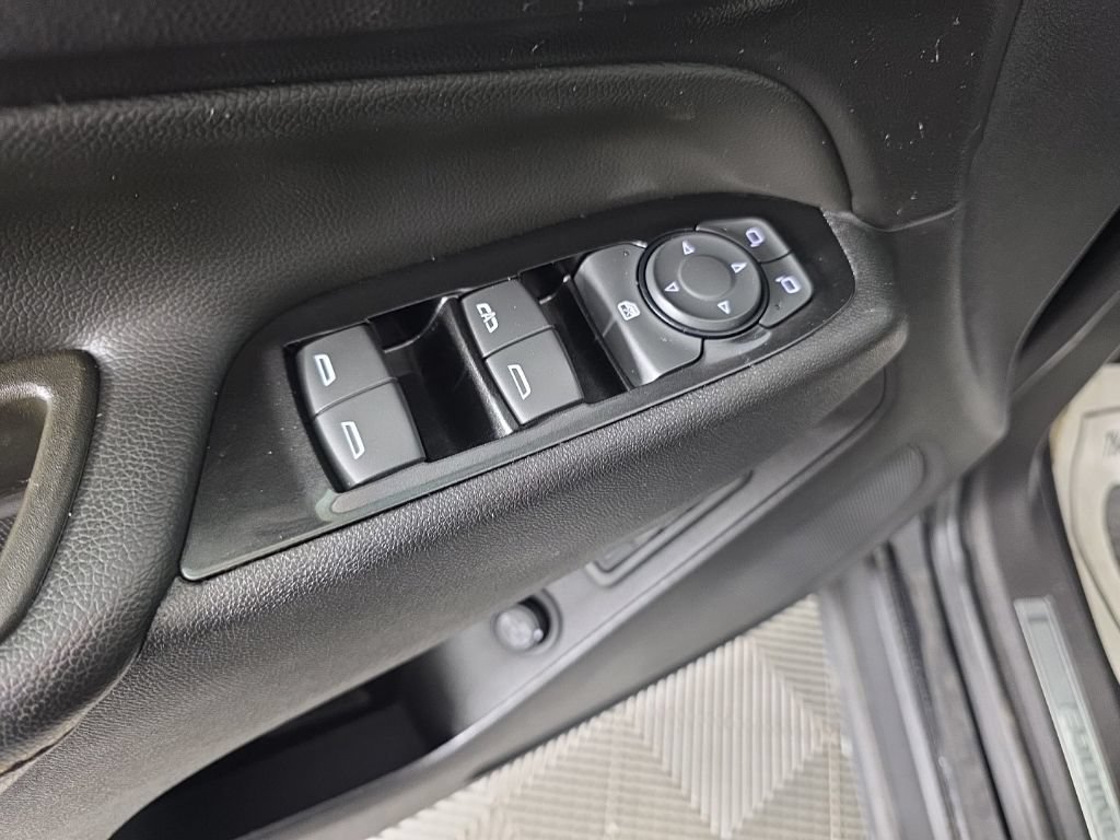 Used 2023 Chevrolet Equinox Premier AWD/4WD image 13