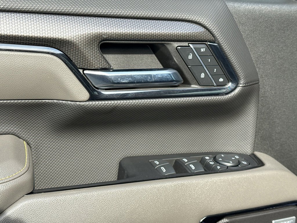 Used 2024 Chevrolet Silverado 2500 ZR2 w/ Technology Package image 12