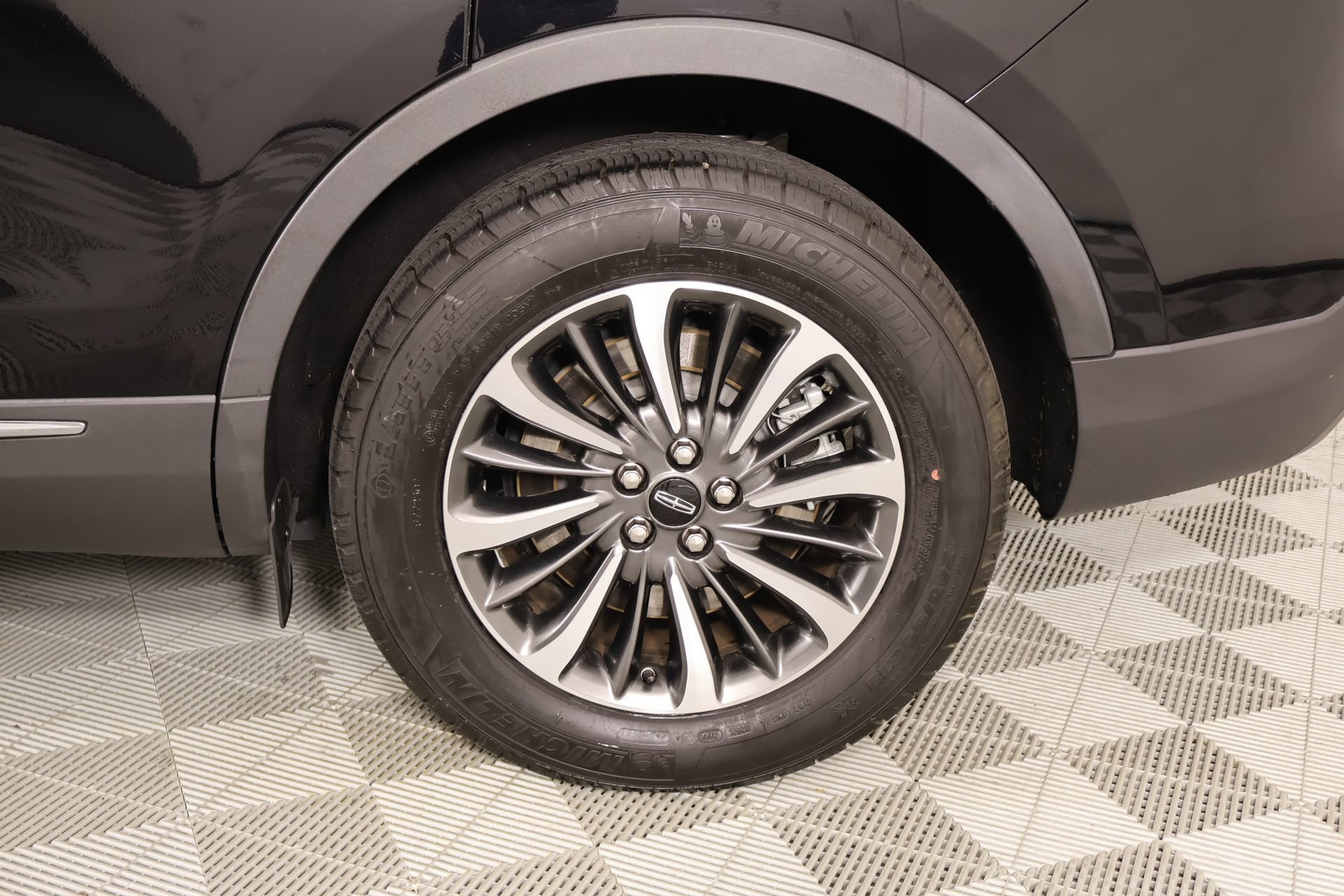 Used 2023 Lincoln Nautilus AWD w/ Premium Package image 18