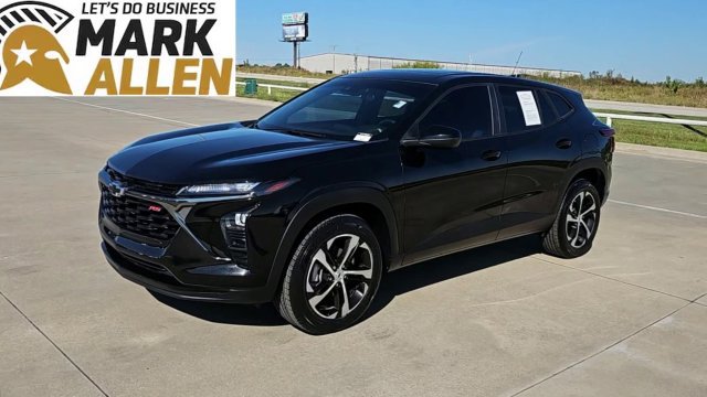 Used 2025 Chevrolet Trax RS w/ Sunroof Package FWD image 4