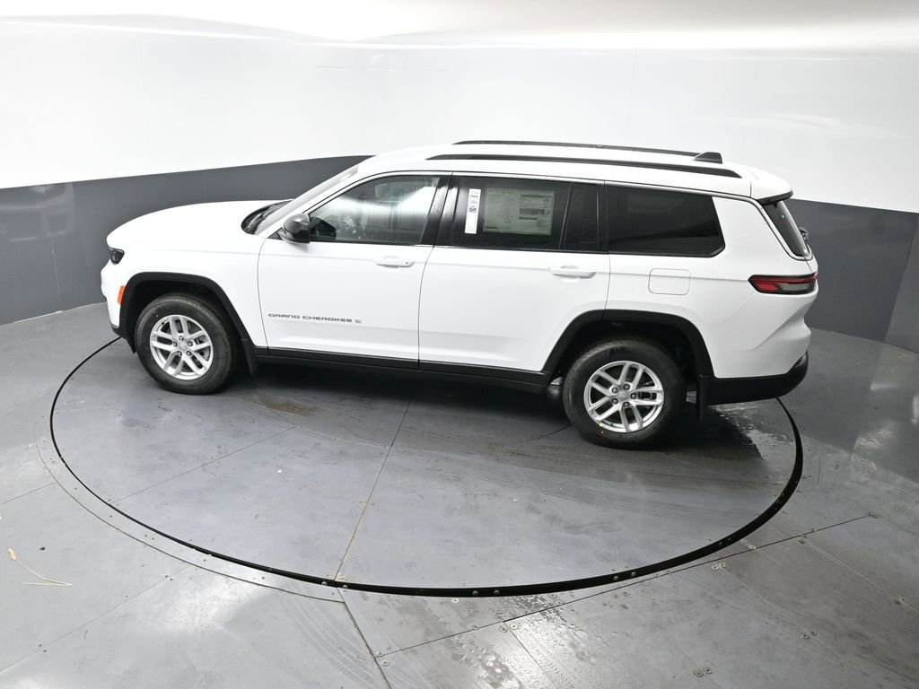 New 2026 Jeep Grand Cherokee L Laredo w/ Trailer Tow Package image 32