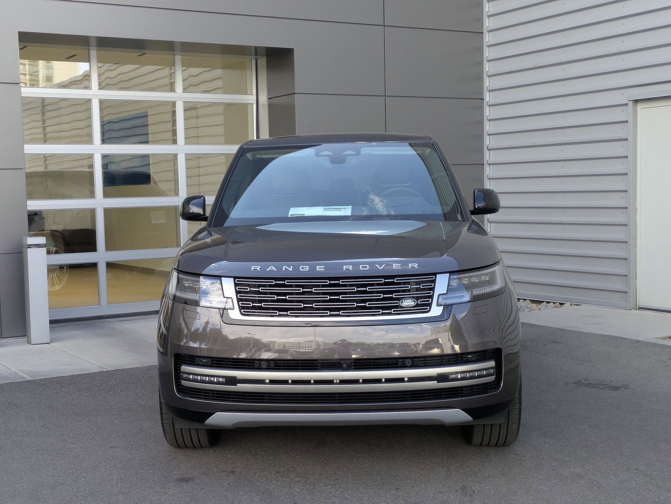 New 2025 Land Rover Range Rover SE image 8