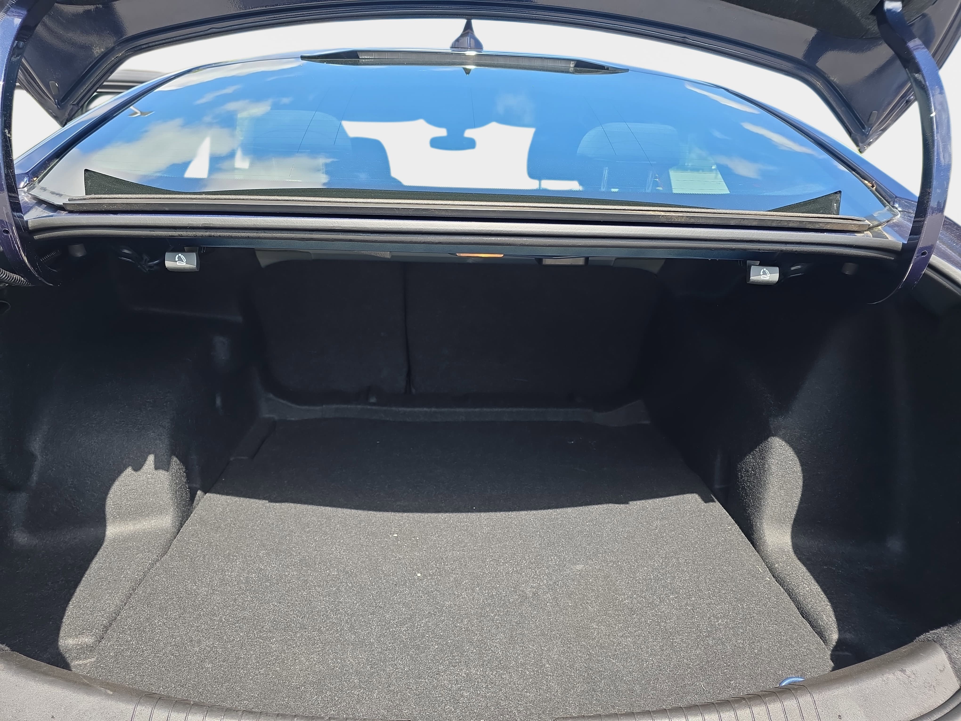 Used 2017 Chevrolet Malibu LT image 12