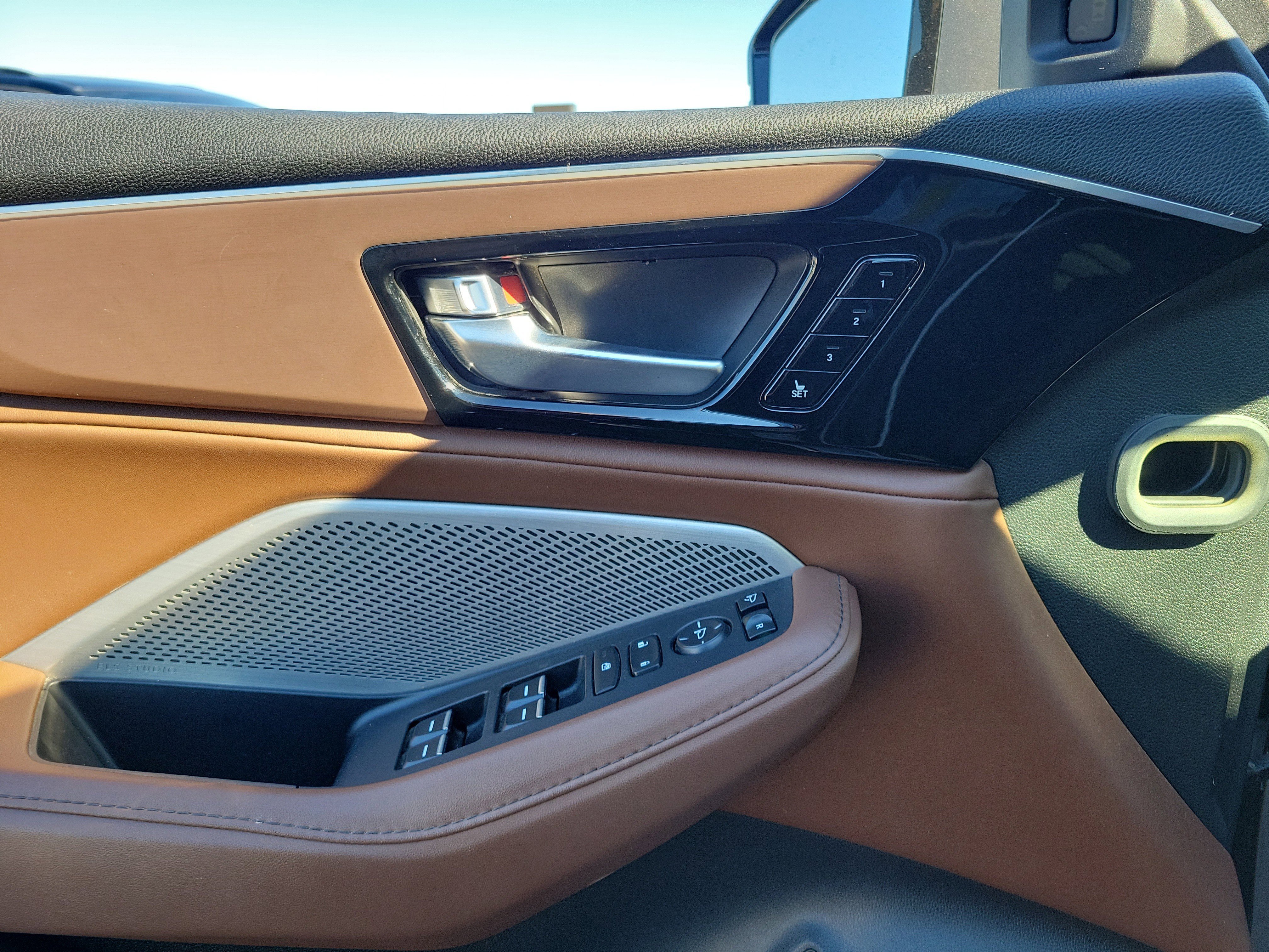 Used 2022 Acura MDX SH-AWD w/ Technology Package image 17