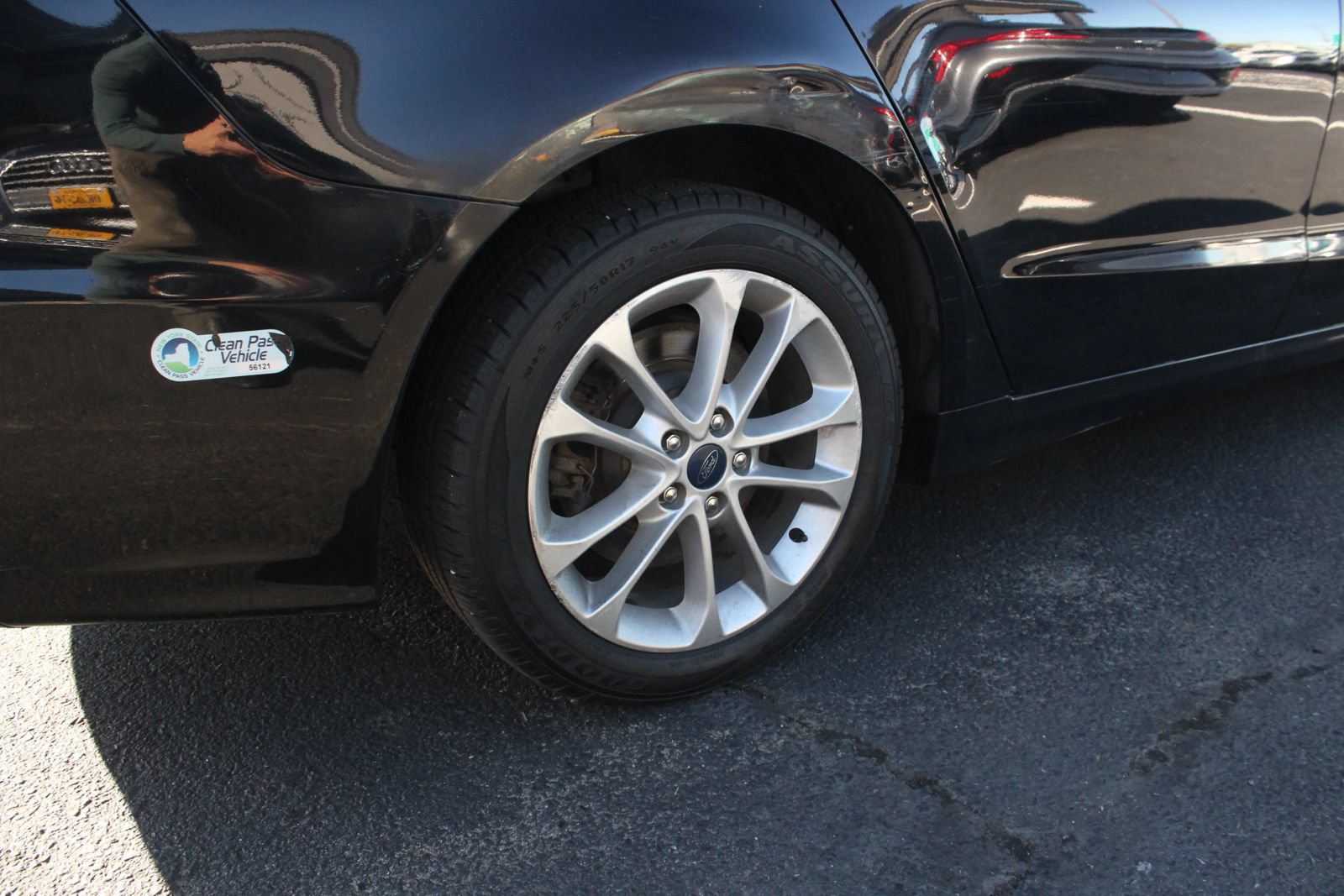 Used 2019 Ford Fusion Energi Titanium FWD image 8