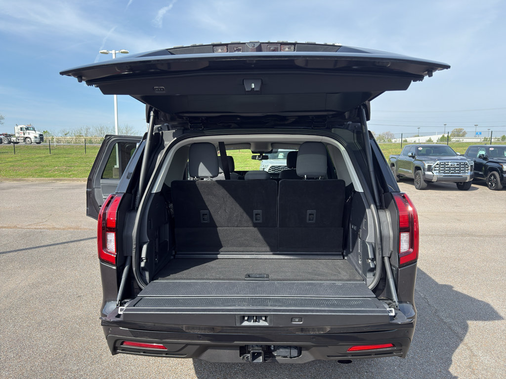 Used 2025 Ford Expedition Active AWD/4WD image 14
