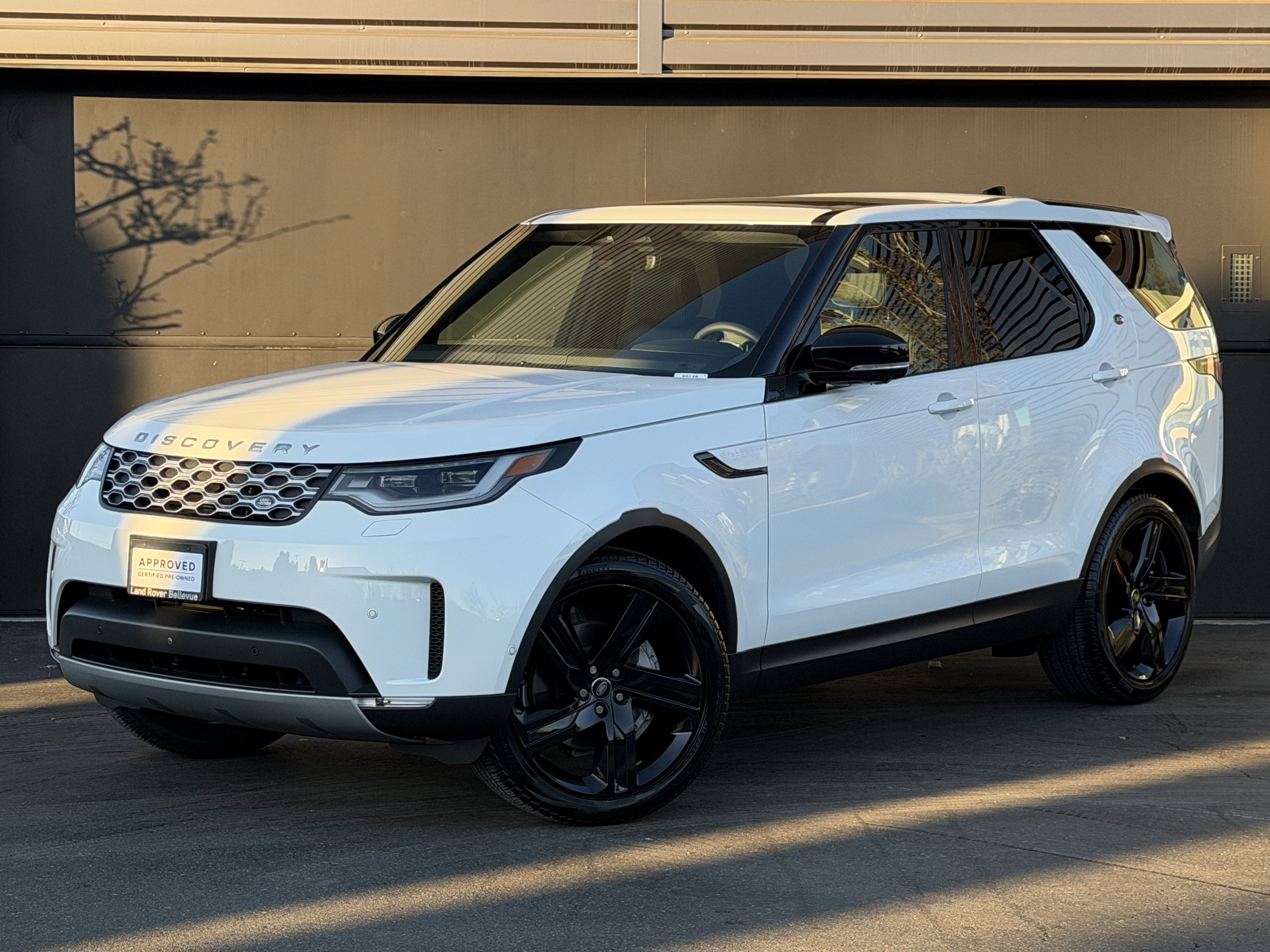 Certified 2025 Land Rover Discovery S
