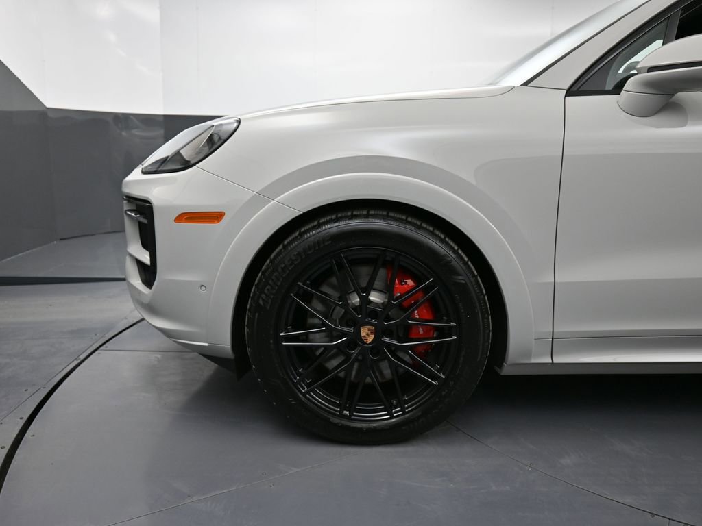 New 2026 Porsche Cayenne GTS image 12