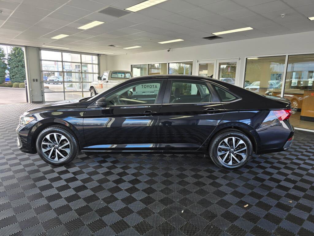 Used 2023 Volkswagen Jetta S w/ Driver Assistance Package image 7
