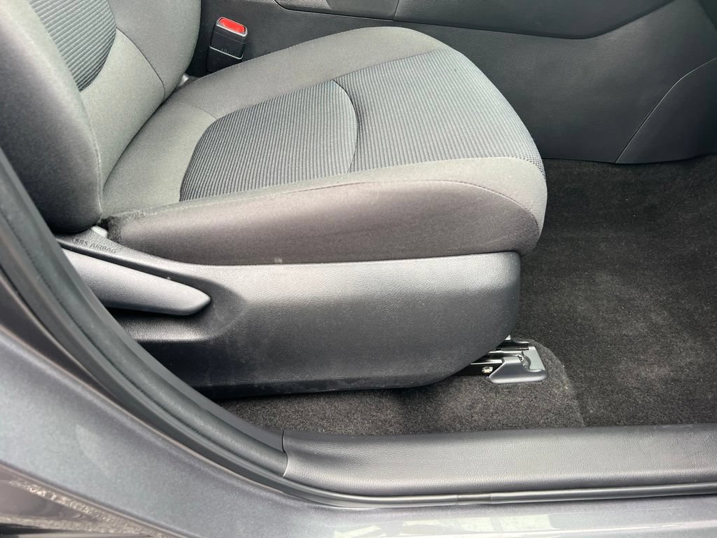 Used 2023 Toyota RAV4 LE AWD/4WD image 28