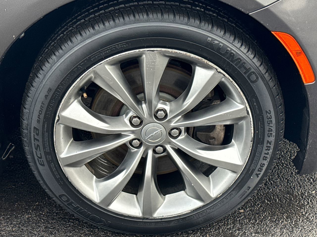 Used 2015 Chrysler 200 S w/ Comfort Group image 9