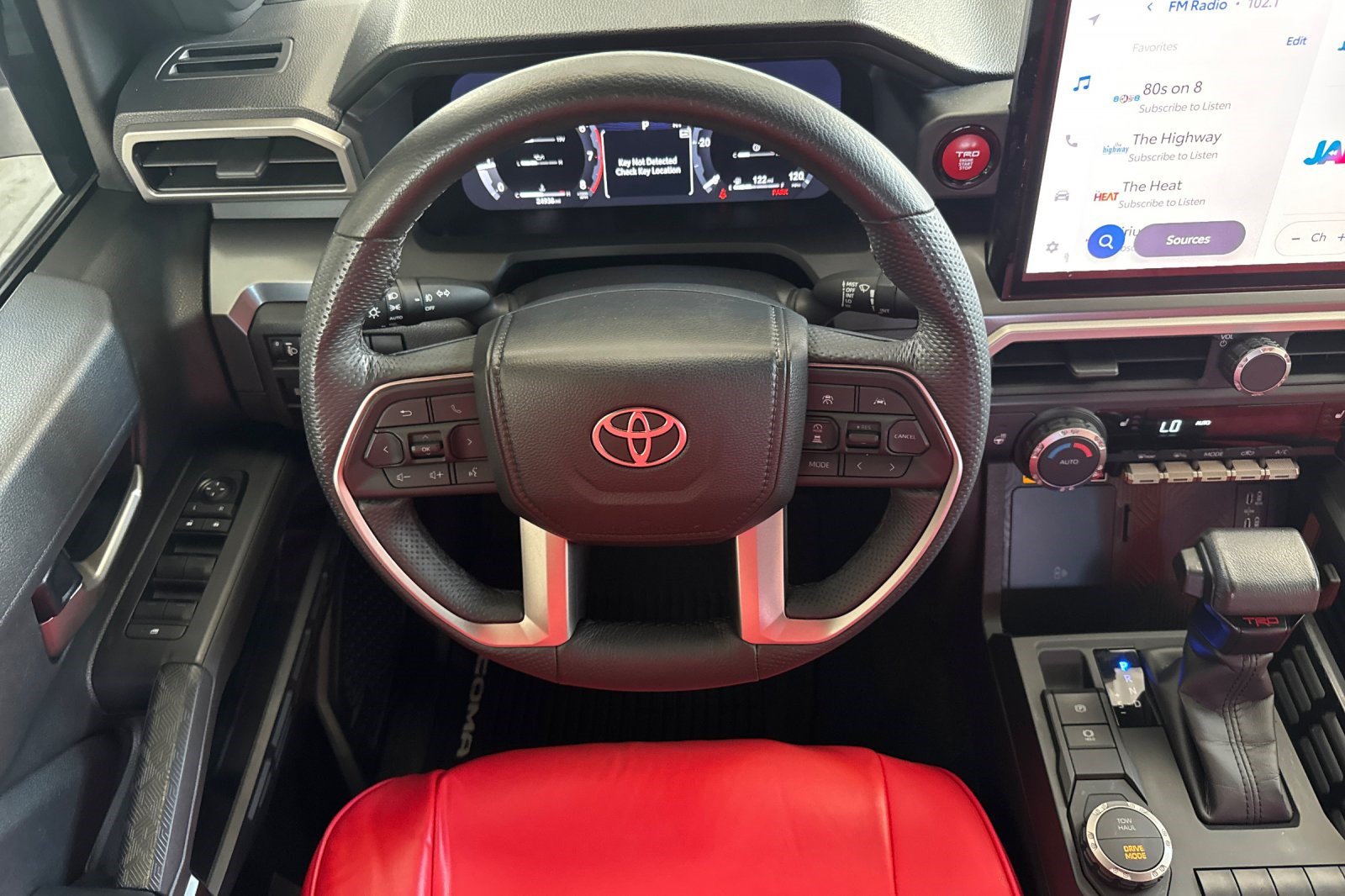 Used 2024 Toyota Tacoma TRD Sport w/ TRD Sport Upgrade Package RWD image 18