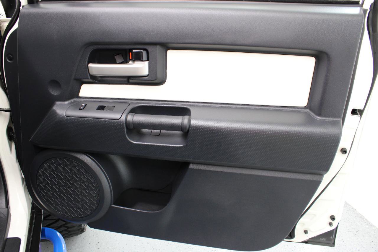 Used 2014 Toyota FJ Cruiser 4WD w/ Upgrade Package image 41