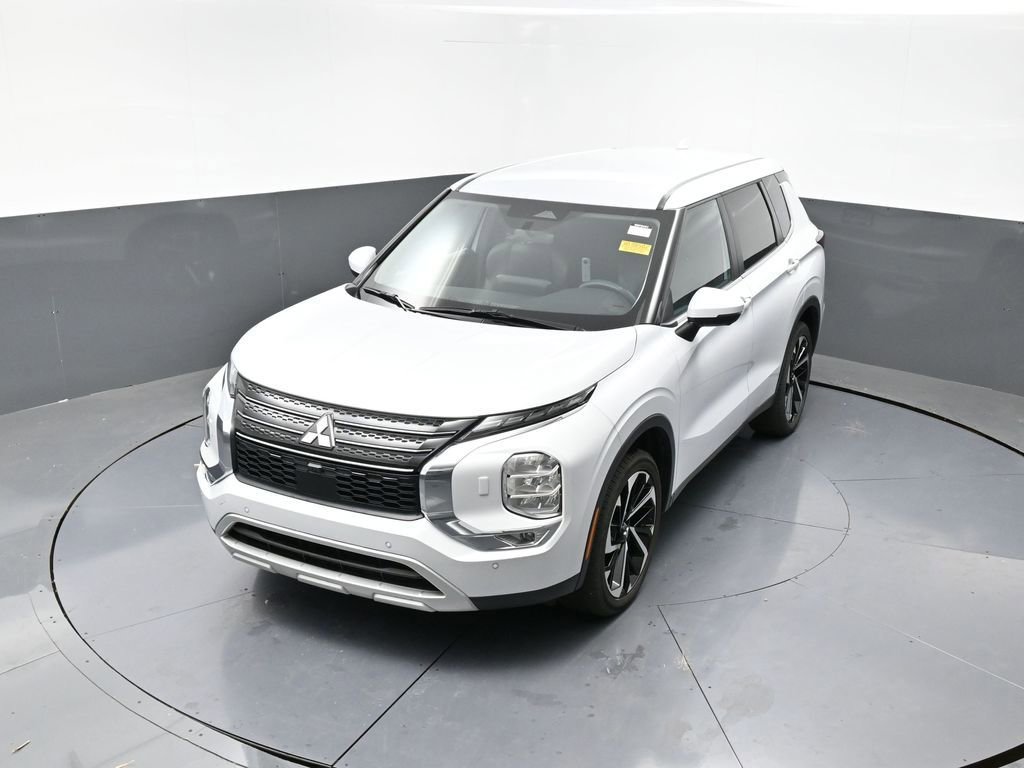 Used 2024 Mitsubishi Outlander SE image 45