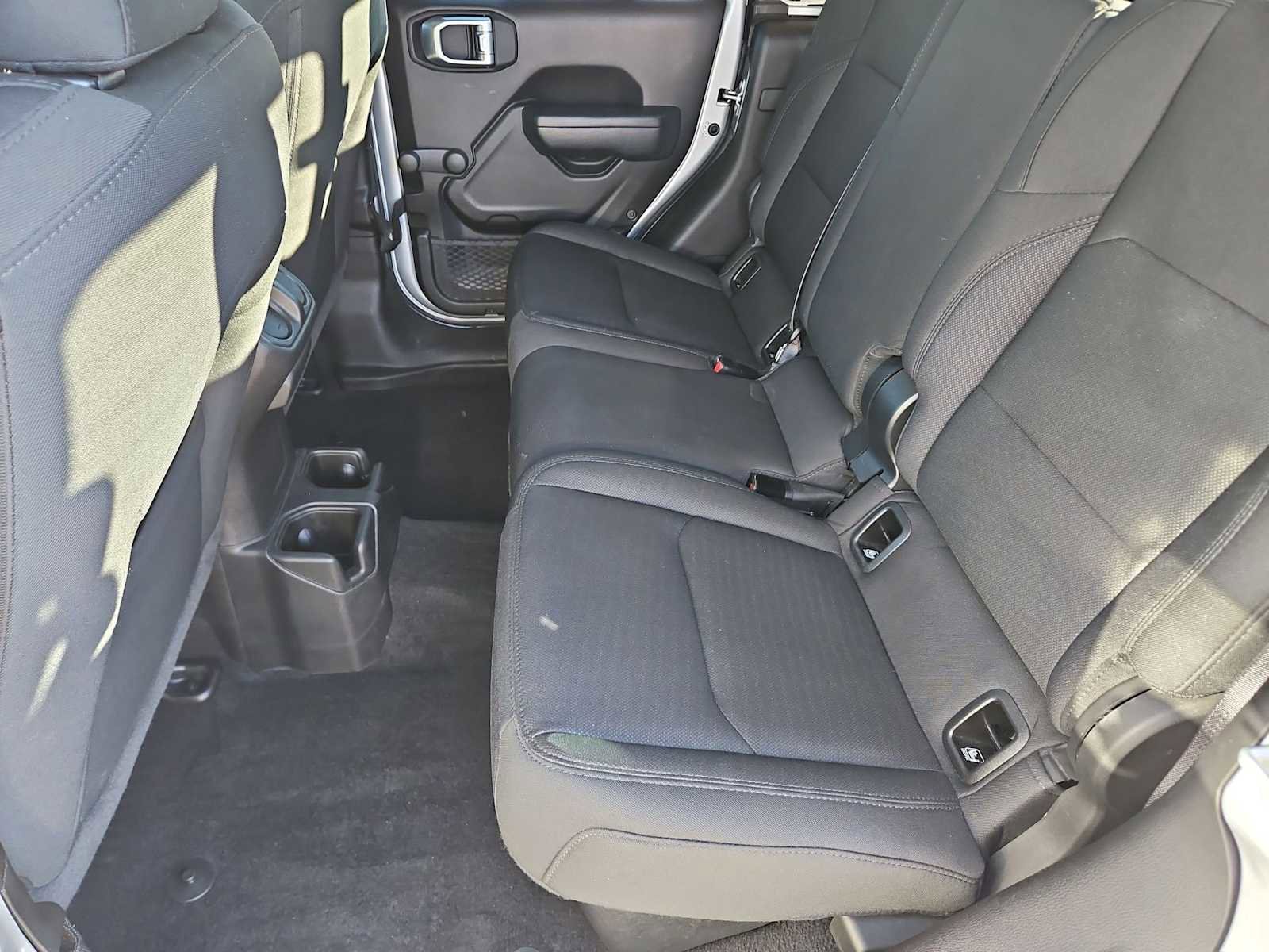 Used 2022 Jeep Gladiator Sport image 18