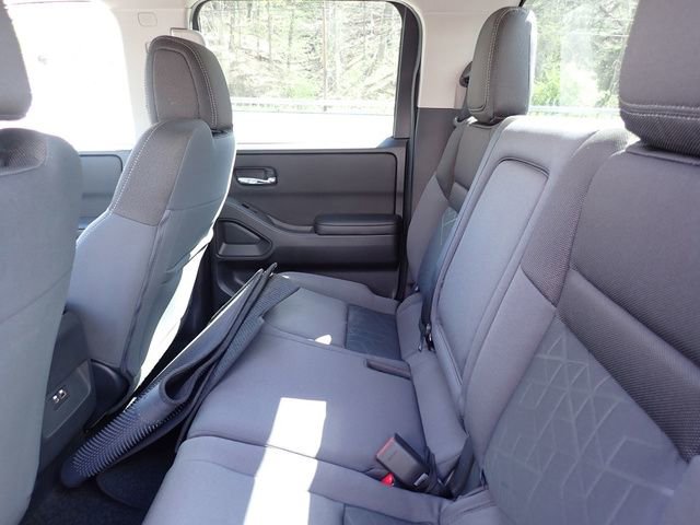 Used 2025 Nissan Frontier SV AWD/4WD image 18