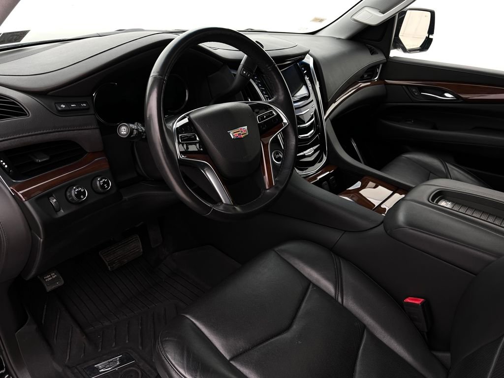 Used 2019 Cadillac Escalade Luxury image 12