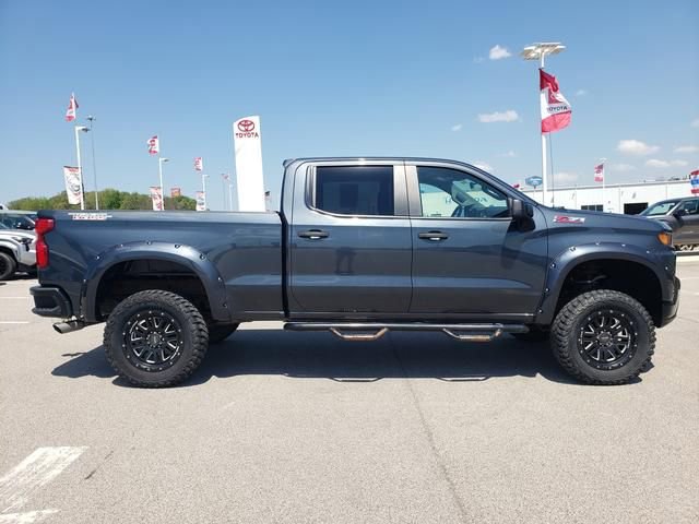 Used 2019 Chevrolet Silverado 1500 Custom Trail Boss w/ Custom Convenience Package AWD/4WD image 4