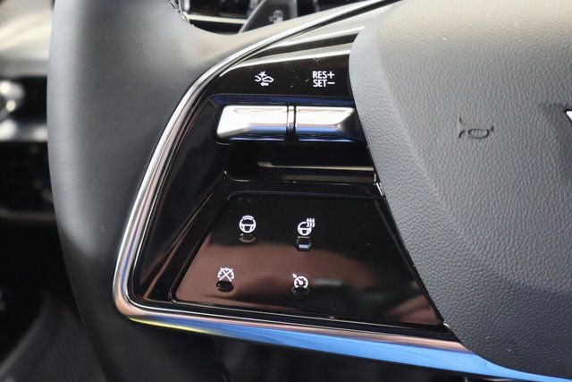 New 2026 Cadillac Lyriq Signature Luxury image 14
