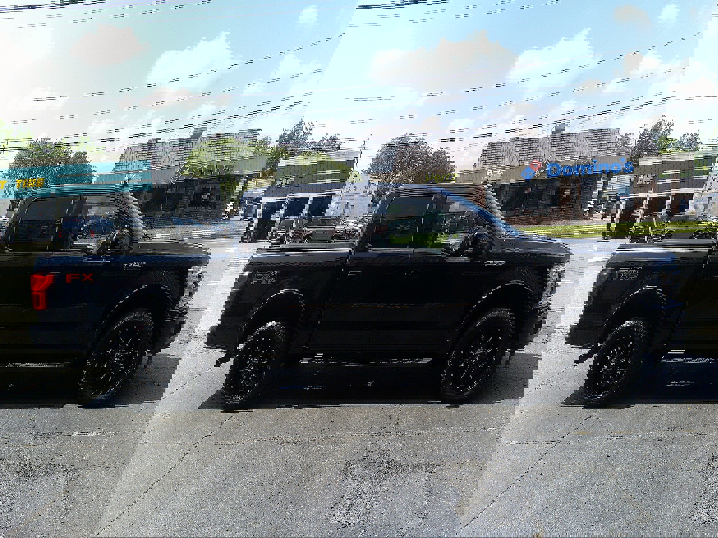 Used 2019 Ford F150 Lariat w/ Equipment Group 502A Luxury image 9