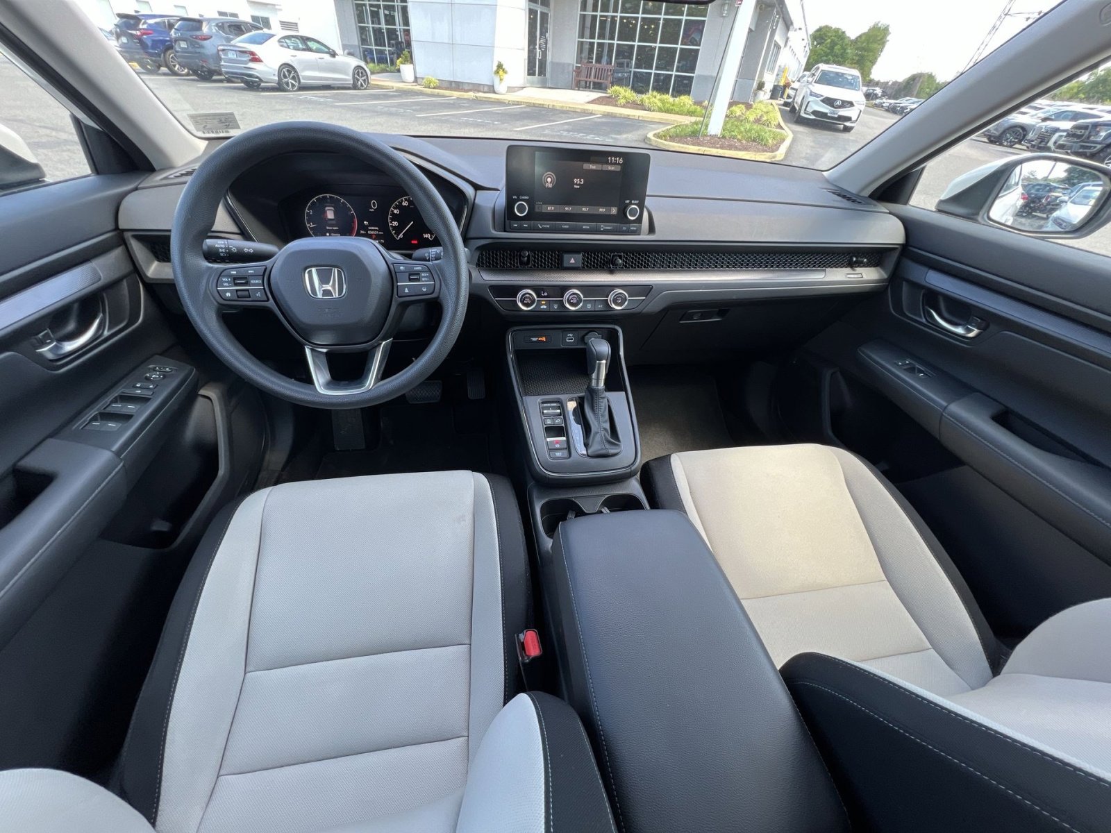 Used 2023 Honda CR-V LX image 2