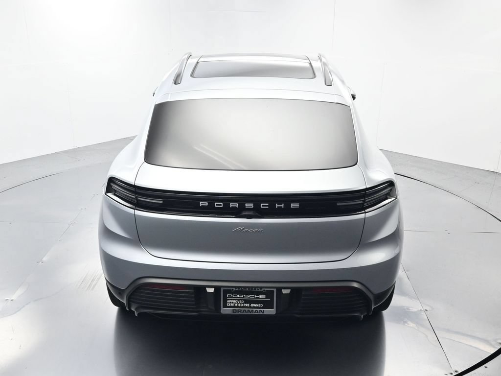 Certified 2025 Porsche Macan Electric RWD image 38