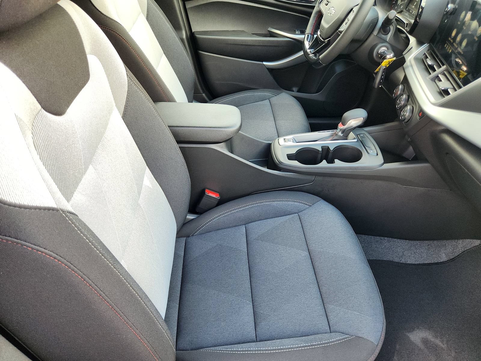New 2026 Chevrolet Trax RS w/ Sunroof Package FWD image 13