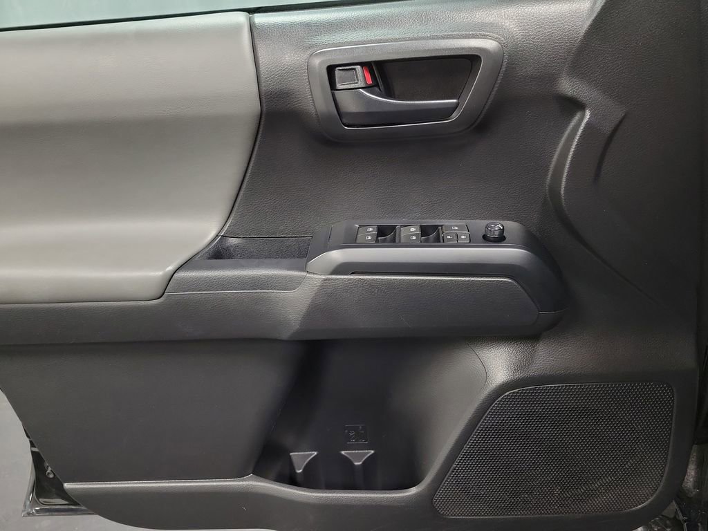 Used 2022 Toyota Tacoma SR image 21