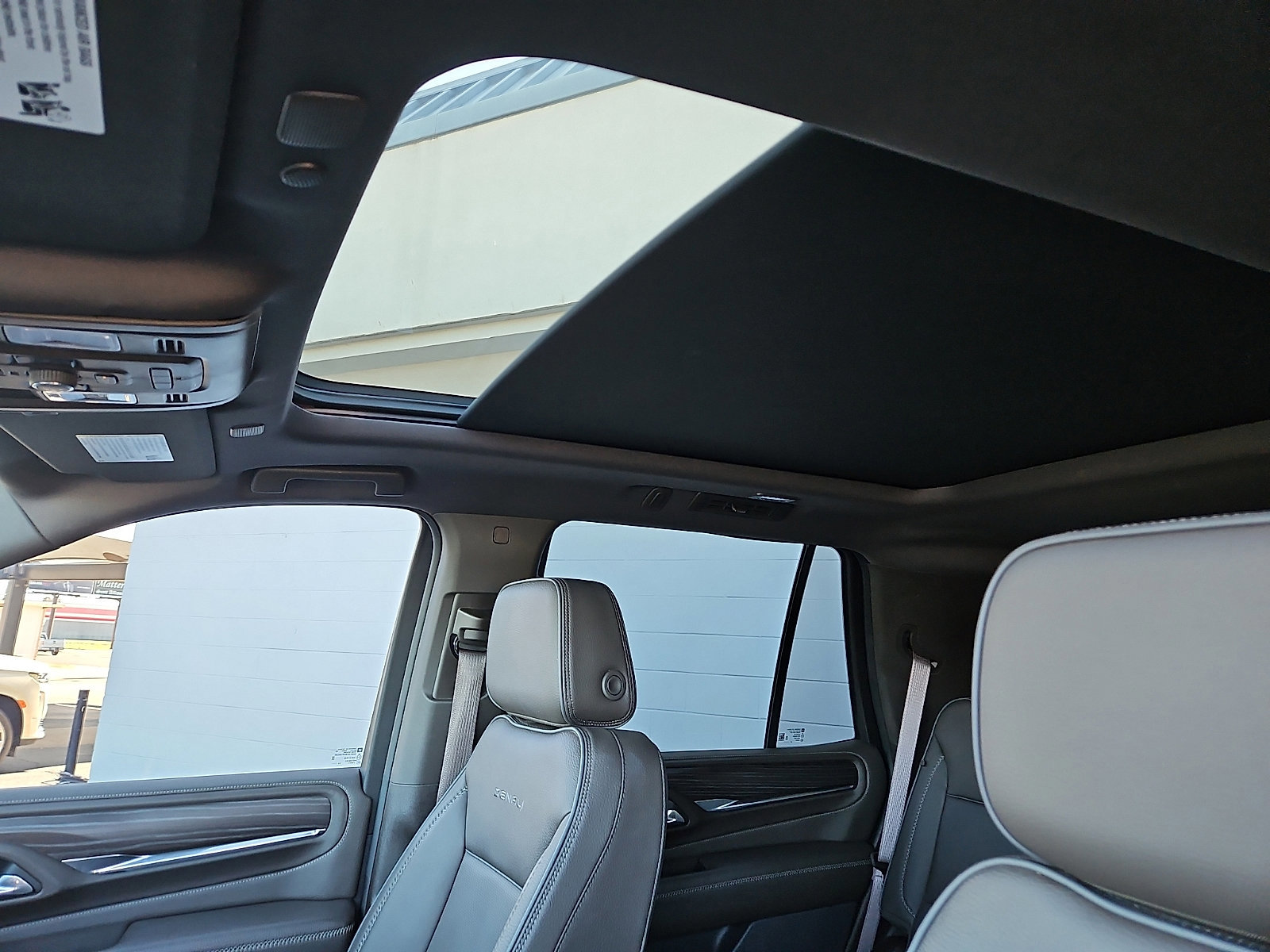 Used 2023 GMC Yukon Denali image 10