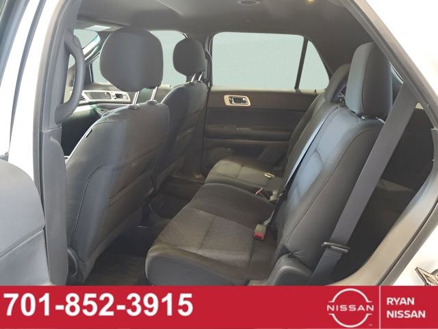 Used 2015 Ford Explorer XLT w/ Equipment Group 201B AWD/4WD image 10