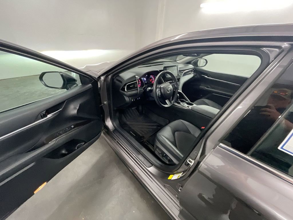 Used 2023 Toyota Camry XSE image 10