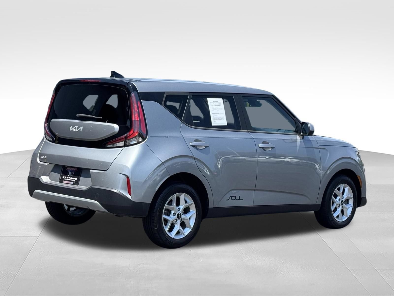 Used 2024 Kia Soul LX w/ Option Group 015 FWD image 4