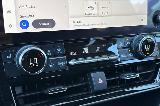 Used 2023 Toyota Highlander XLE FWD image 29