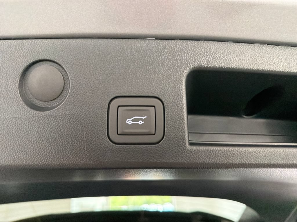 New 2027 Chevrolet Equinox RS FWD image 9