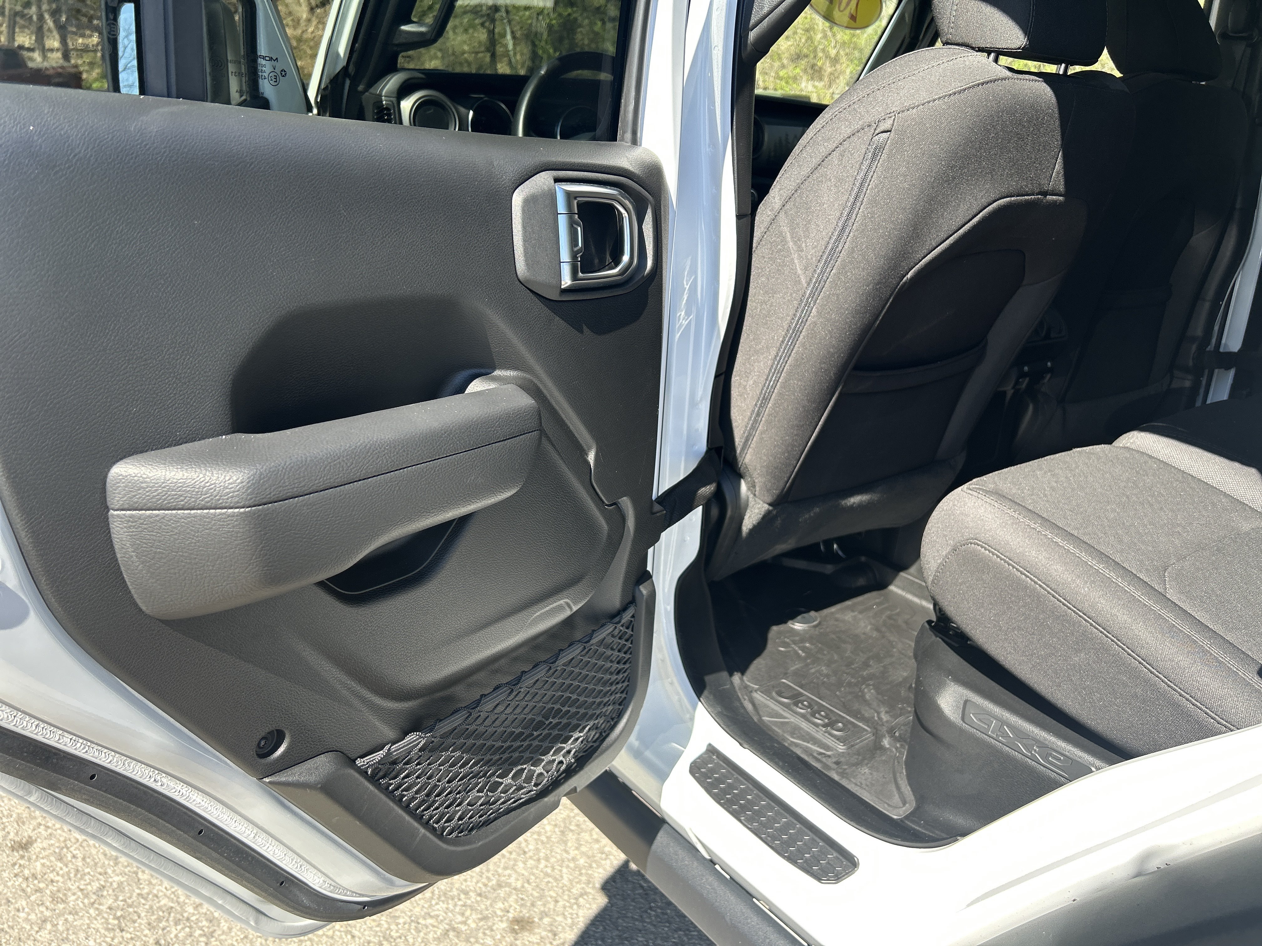 Used 2023 Jeep Wrangler Unlimited w/ Cold Weather Group AWD/4WD image 14