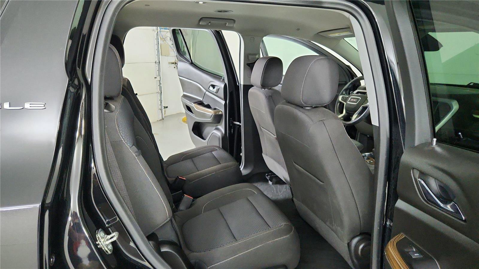 Used 2023 GMC Acadia SLE w/ Driver Convenience Package image 26