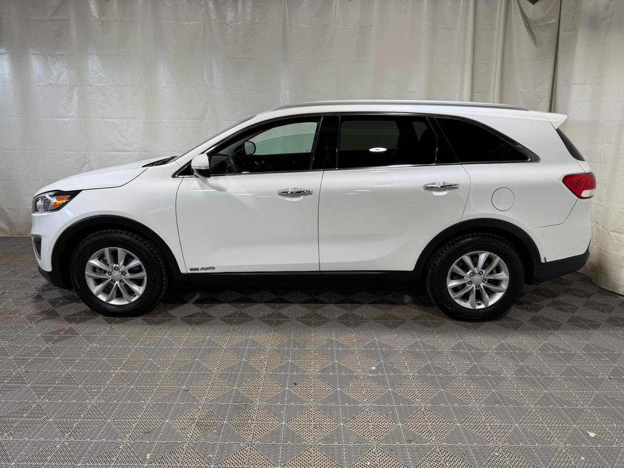 Used 2018 Kia Sorento LX AWD/4WD image 4