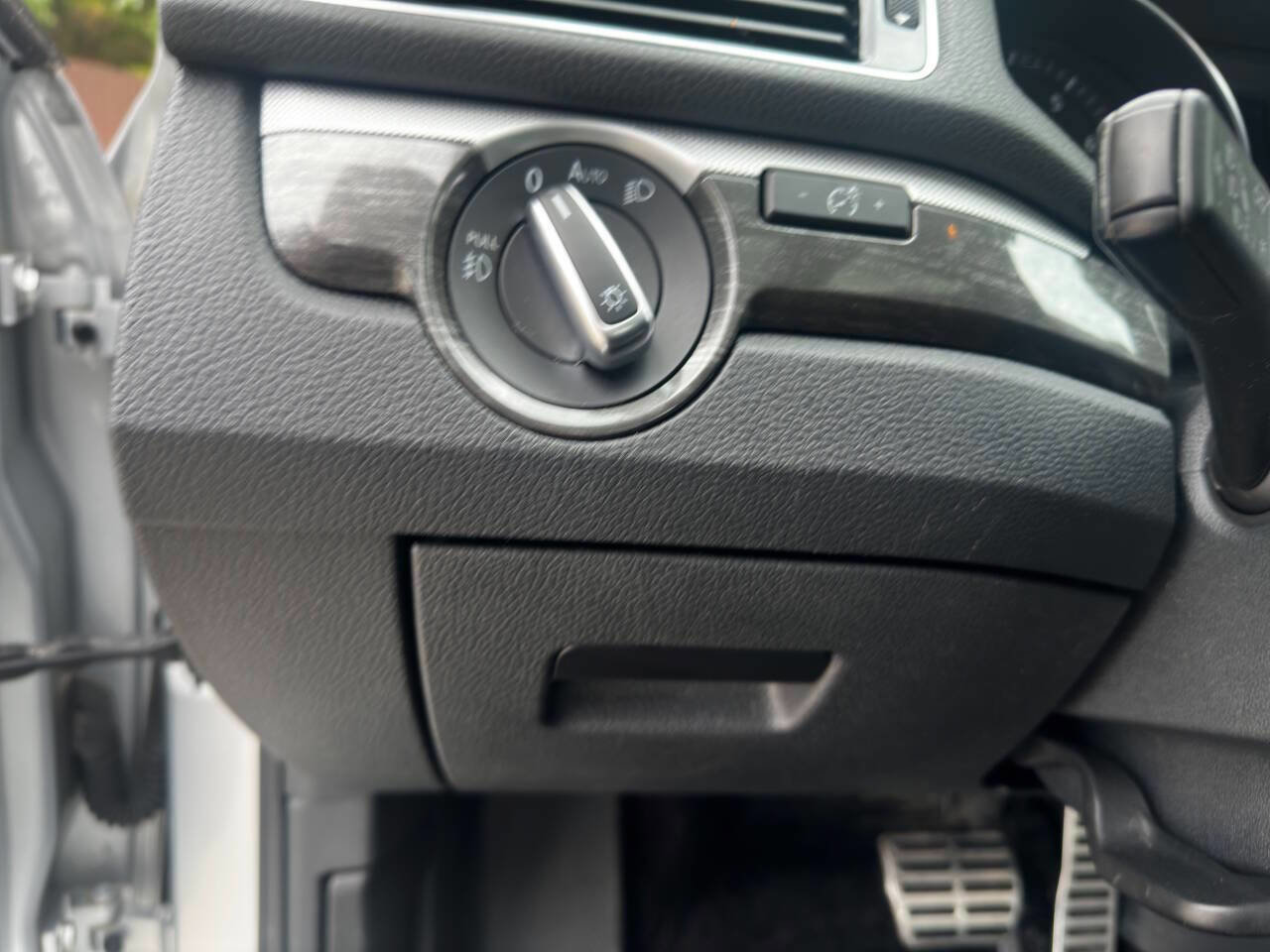 Used 2017 Volkswagen Passat 1.8T SEL Premium image 23