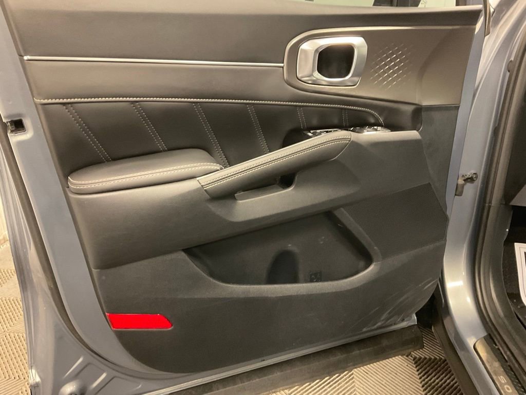 Used 2023 Kia Sorento SX image 10