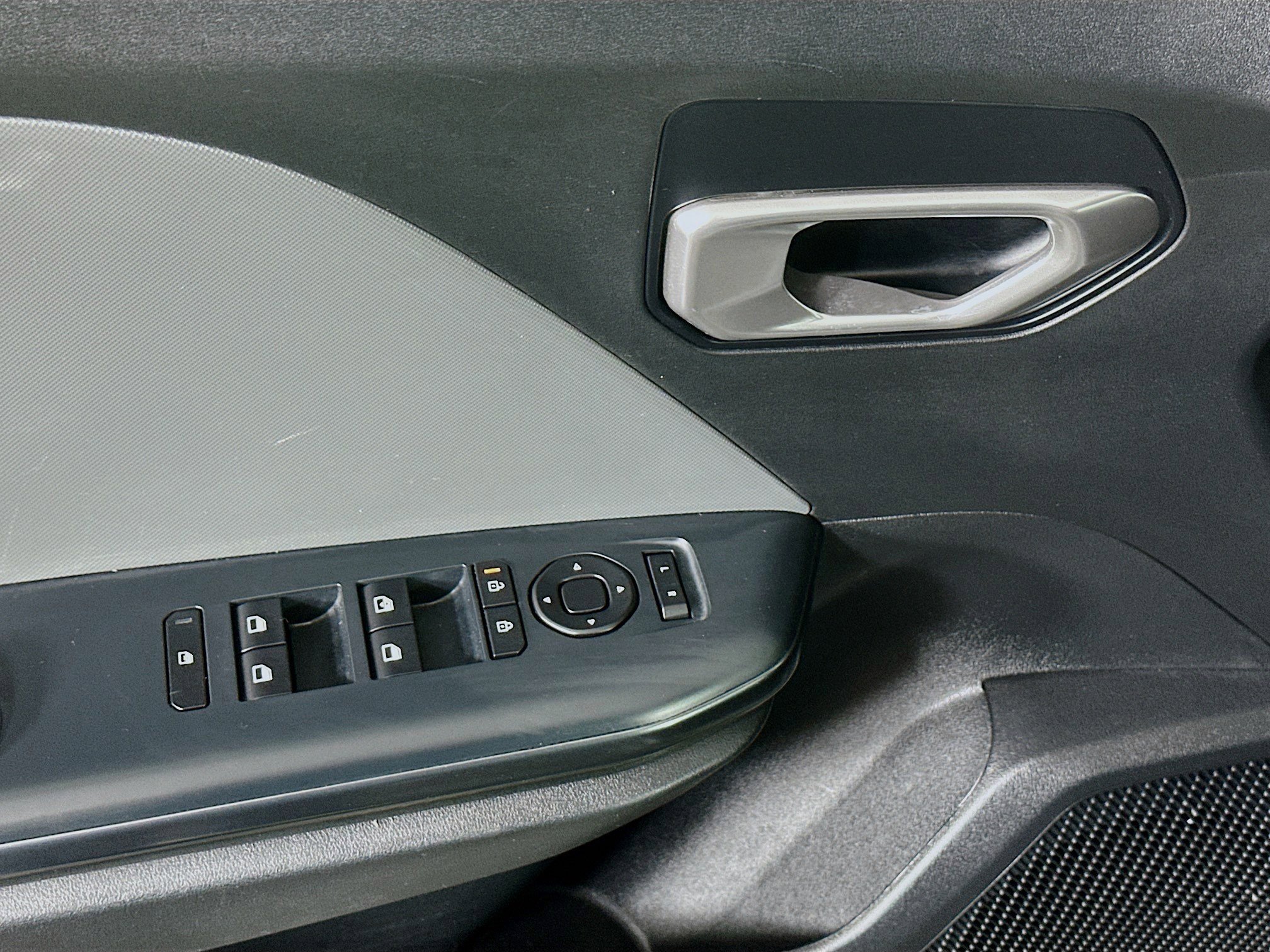 Used 2025 Kia K4 LXS image 15