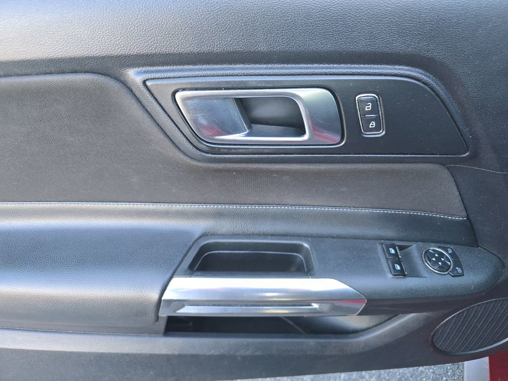 Used 2019 Ford Mustang Coupe image 16