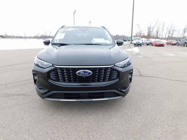 Used 2023 Ford Escape Platinum image 8