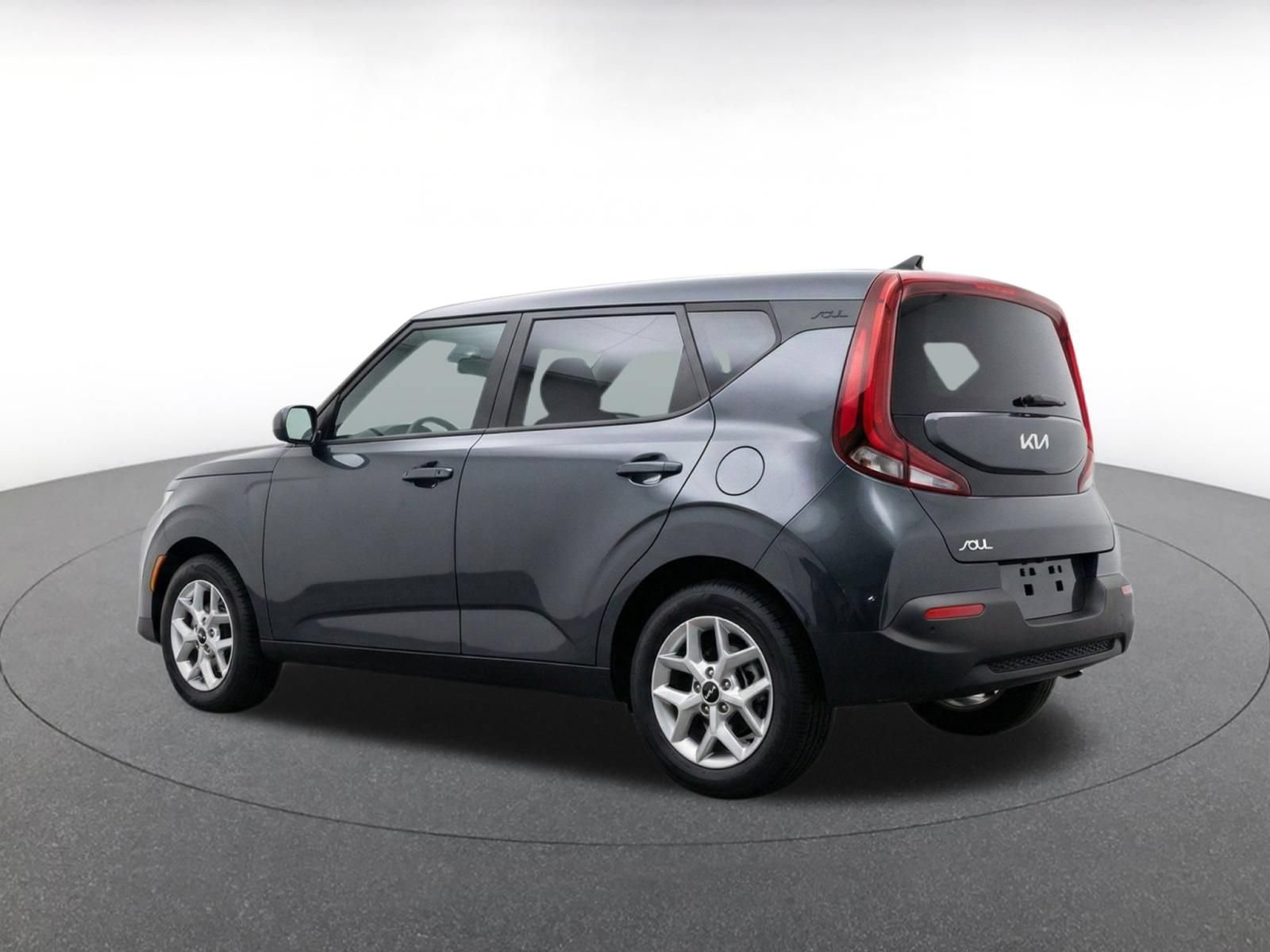 Used 2025 Kia Soul LX w/ LX Technology Package FWD image 6