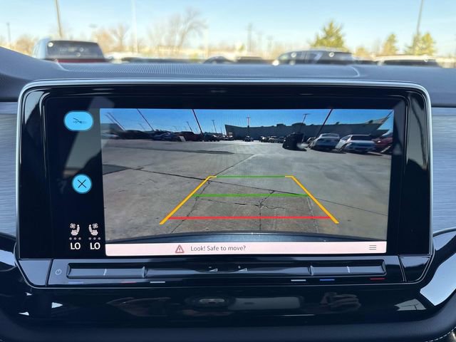 Certified 2025 Volkswagen Atlas Cross Sport SE image 22