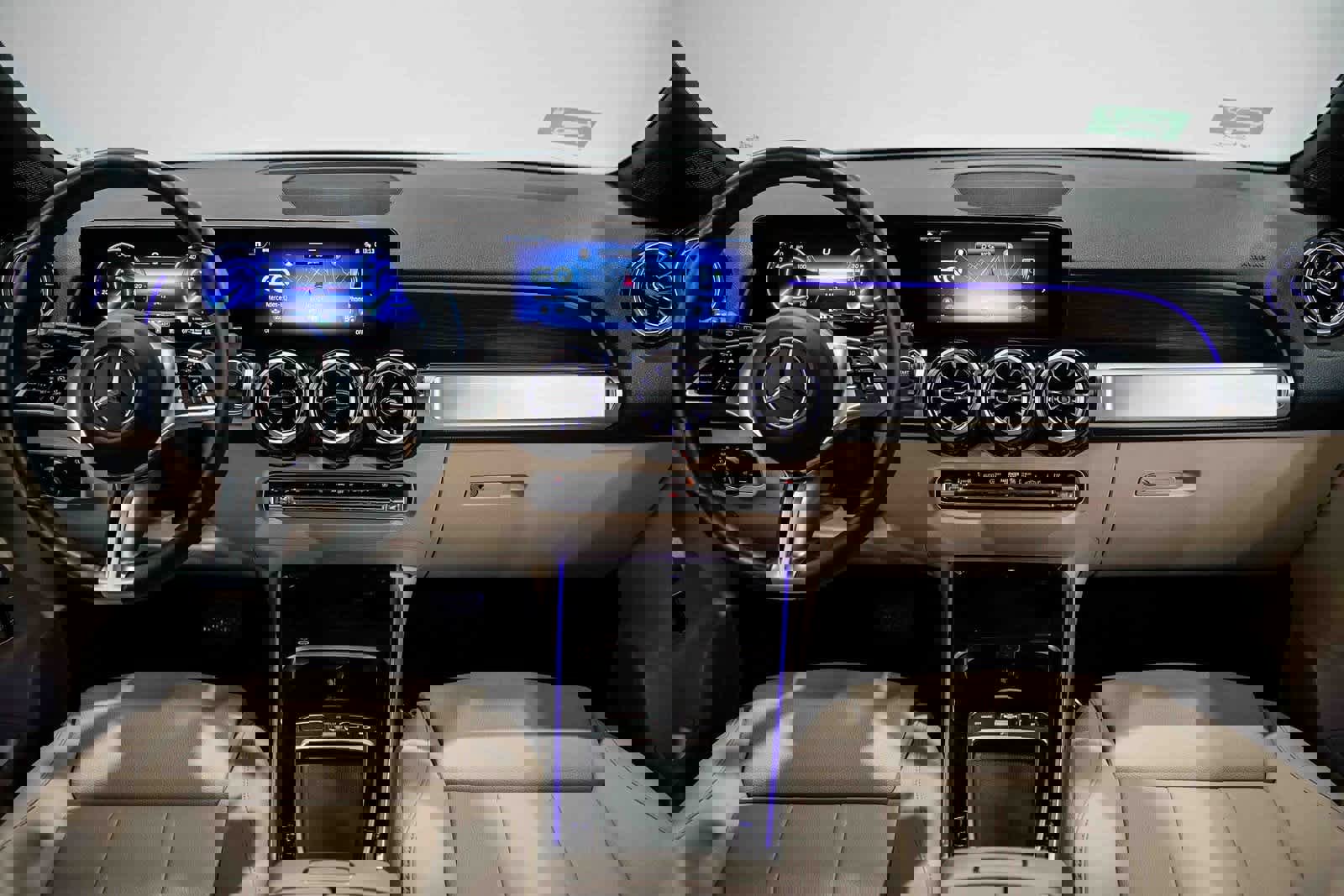 Used 2025 Mercedes-Benz EQB 250+ image 11