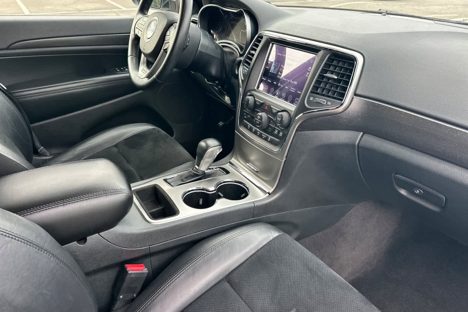 Used 2018 Jeep Grand Cherokee Altitude image 16