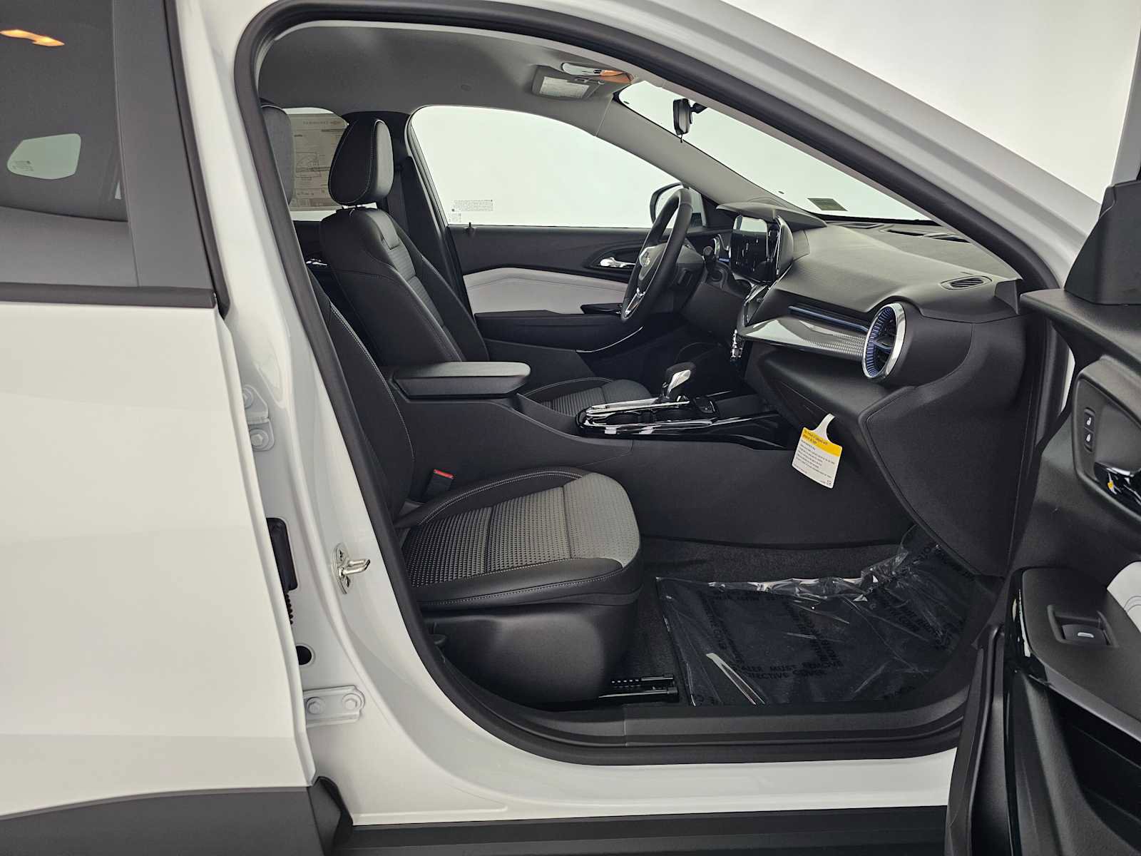 New 2026 Chevrolet Trax LT w/ Driver Confidence Package FWD image 10