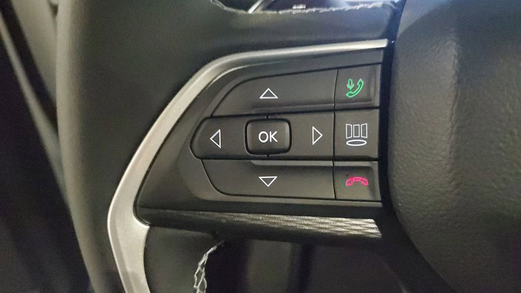 Used 2025 Jeep Grand Cherokee Laredo X image 29